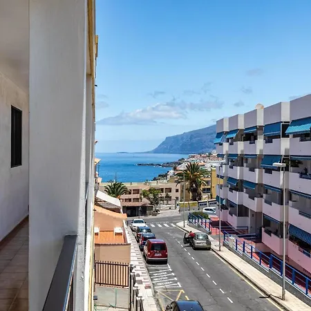 Playa La Arena Puerto de Santiago (Tenerife)