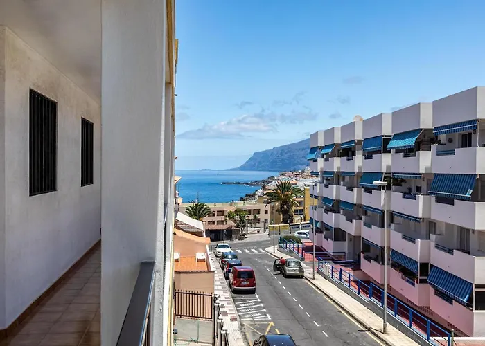 Playa La Arena Puerto de Santiago (Tenerife)